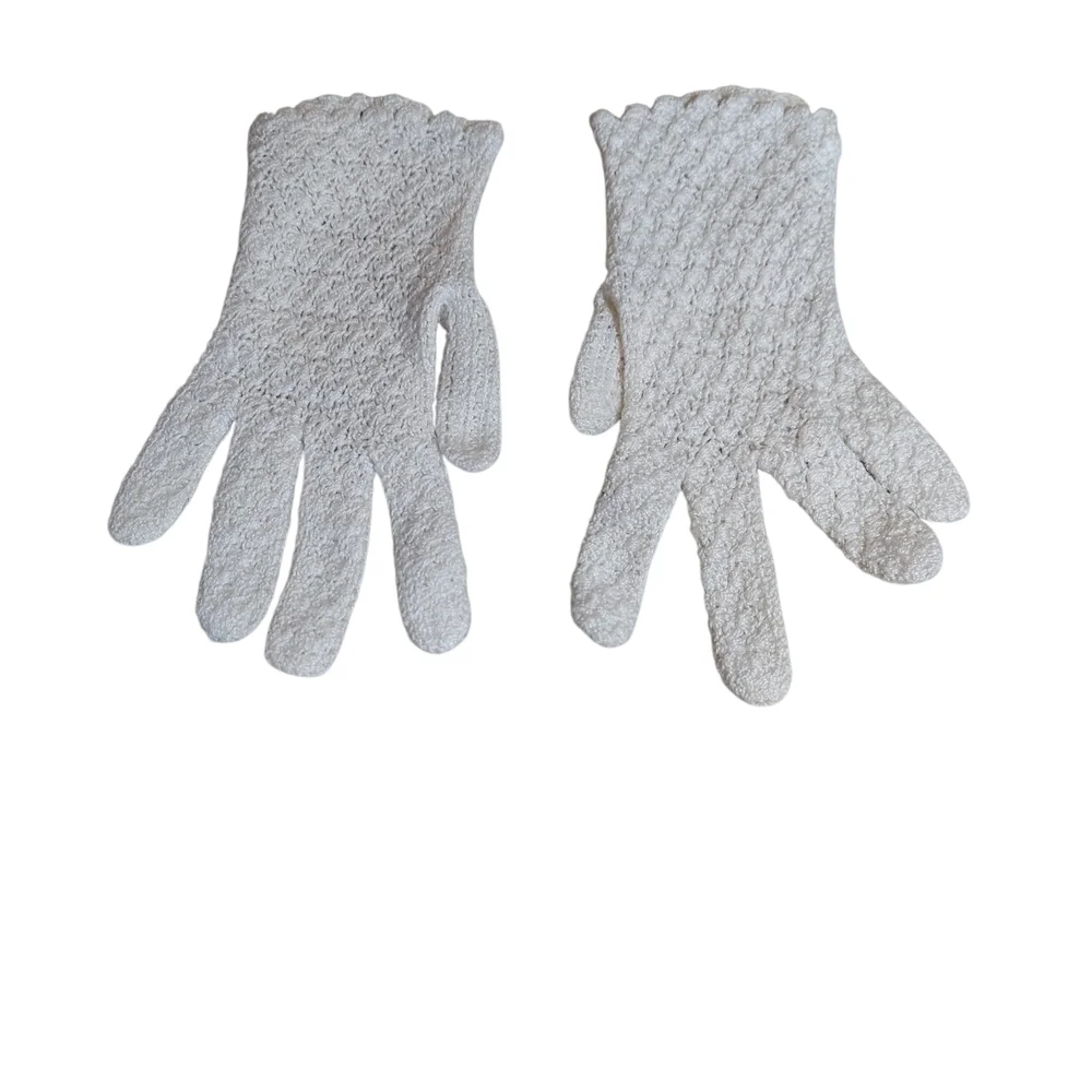 Vintage White Scalloped Knit Gloves | Romantic Crochet Lace Look | Classic Retro